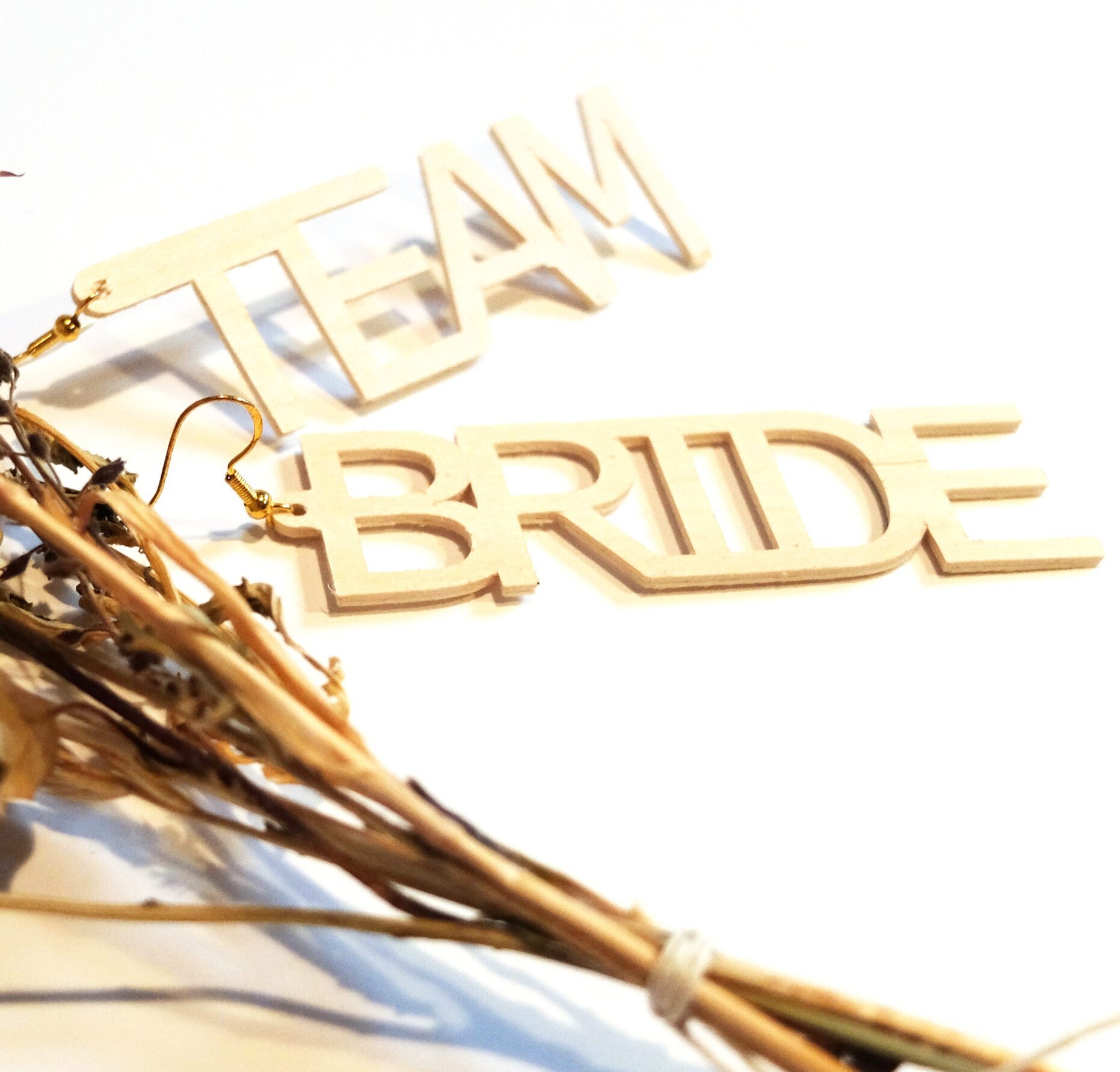 Team_Bride_Ohringe_Schachteltante