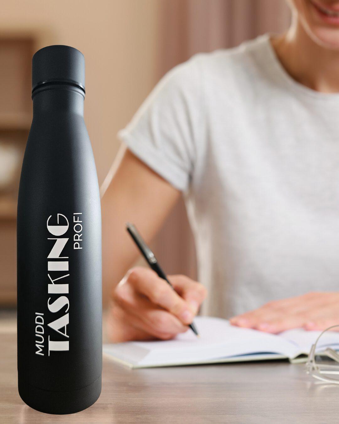 MUDDI TASKING PROFI – Stylische Thermoflasche für Power-Mamas (500 ml, matt schwarz)