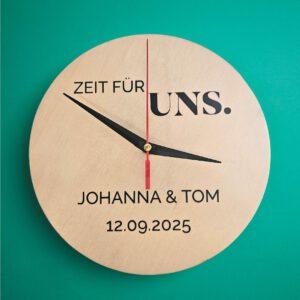 Personalisierte Wanduhr zur Hochzeit – mit Namen & Datum, Holz, Ø 20 cm